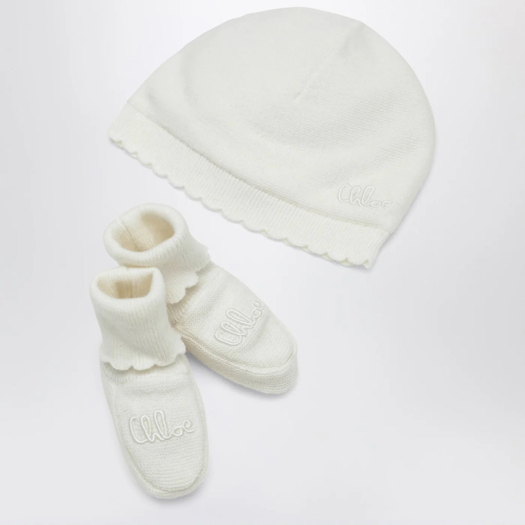 Chloé - White hat and booties set