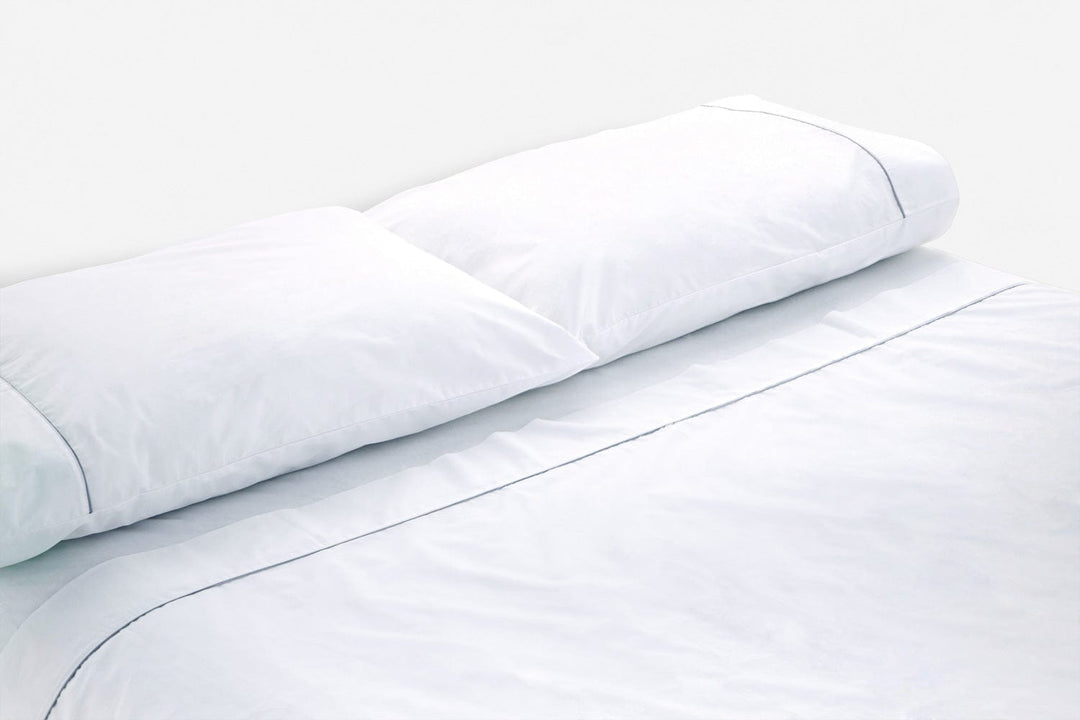 Bemboka flat sheets White/Silver / King 275x260cm Bemboka Cotton Percale Flat Sheets with Piping Bemboka Cotton Percale Flat Sheets with Piping I Superior Luxury Sleep Brand