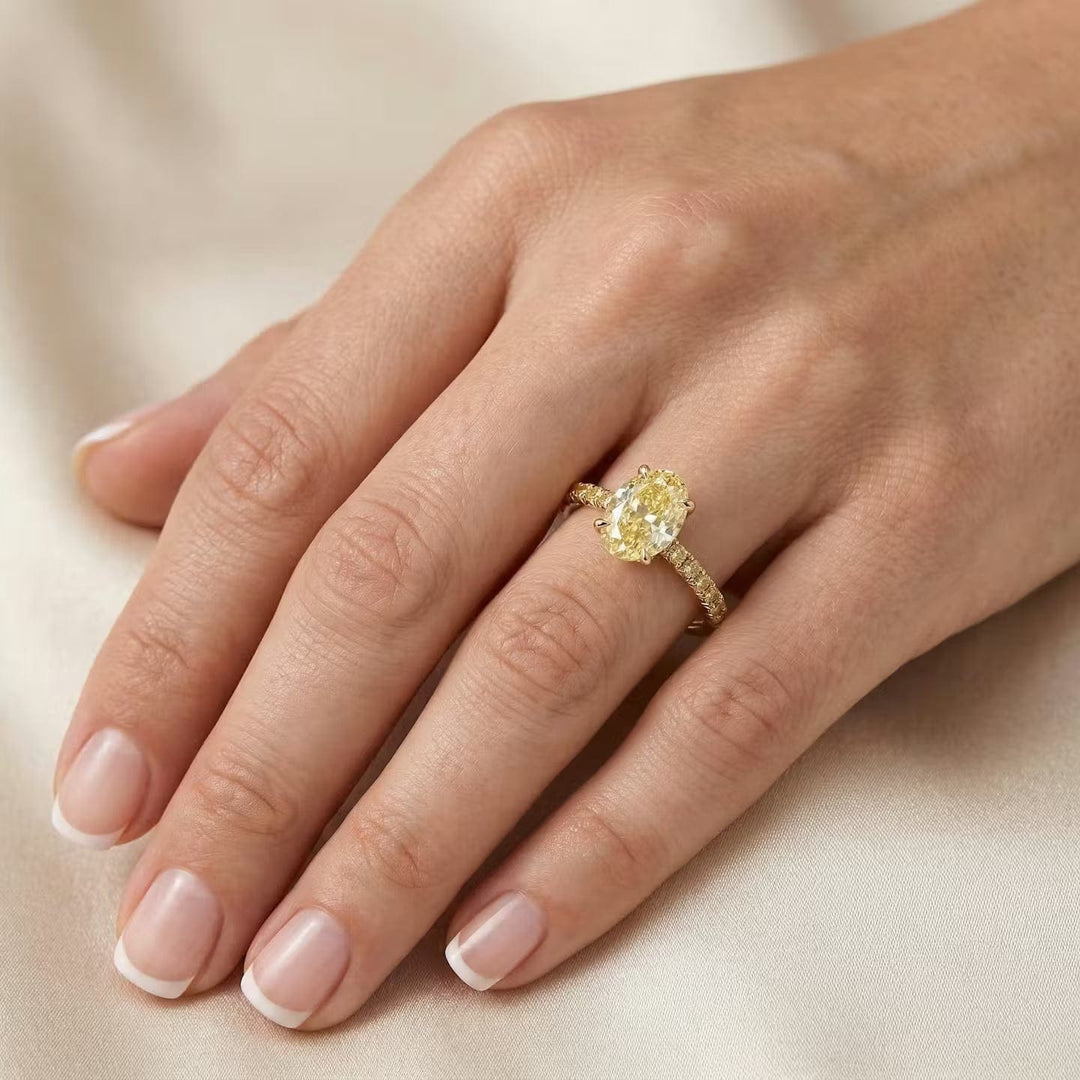 LEIBISH 1.36ct Light Yellow Oval Diamond Side-Stone Ring Brand Ring