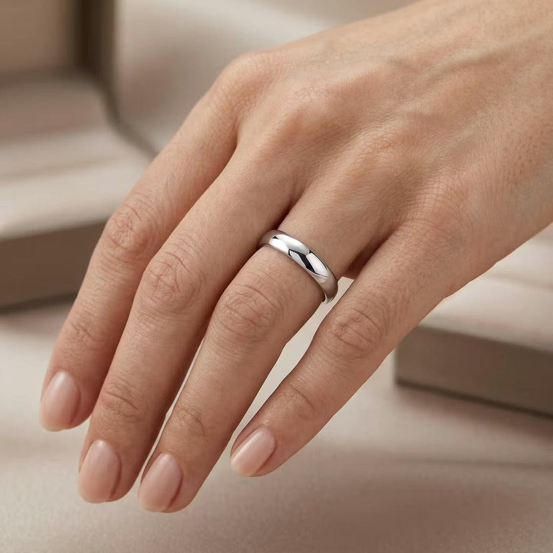 LEIBISH 18K White Gold Comfort-Fit Domed Wedding Band Brand Ring