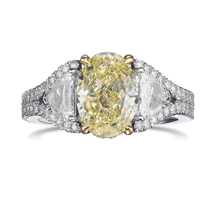 LEIBISH 2.51ct Light Yellow Oval Three-Stone Diamond Ring Brand Ring